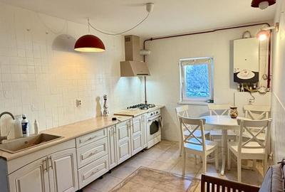 Apartament cu 3 camere decomandat în Obcini