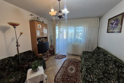 Apartament 2 camere decomandat  etaj intermediar Bld  N. Iorga - 1