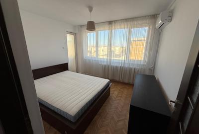 Apartament cu 3 camere semidecomandat în Iancului