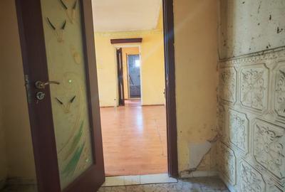Oportunitate de renovare! 2 camere, 53 mp, etaj 3/4, loc de parcare - 15