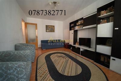Apartament cu 3 camere decomandat în Tineretului