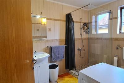 Vila P+M cu garaj inchis, in Bujac, pe colt - 14