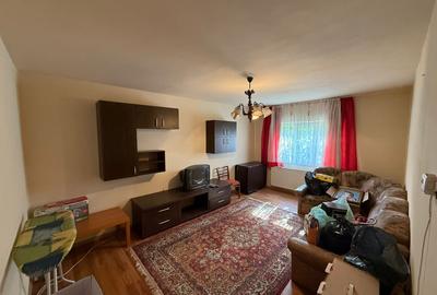 Apartament cu 3 camere decomandat, mobilat în Bogdan Vodă