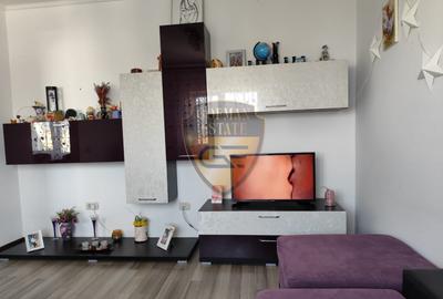 Apartament cu 3 camere decomandat, mobilat în Poarta 6