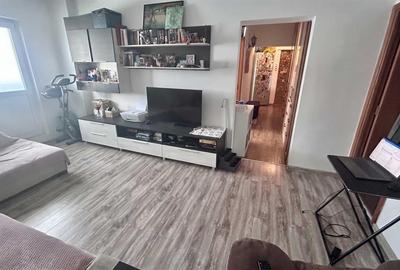 Apartament 3 camere, 72 mp totali, mobilat, 2 balcoane, Bd. Chișinău - 2