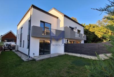 Casă cu 4 camere în Câmpului