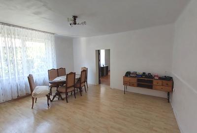 Casa cu 8 camere + 800mp teren Cisnadie zona Centrala - 6