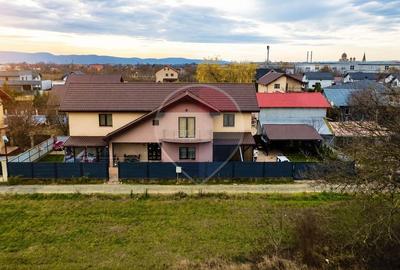Casă individuală cu 5 camere în Calea Romanului