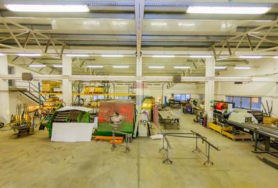 Spațiu industrial, de 550 mp, în Sud-Vest