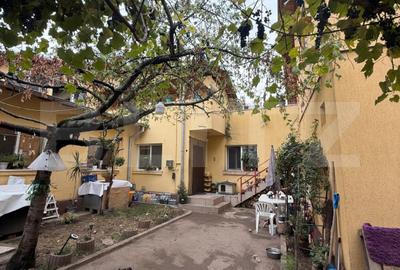 Casă individuală cu 6 camere în Sud