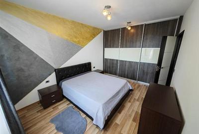 Apartament cu 3 camere semidecomandat, mobilat în Tractorul