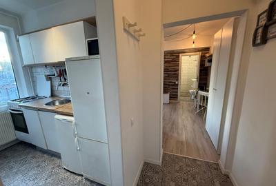 UNIVERSITATE, 2 camere, etaj 5, vedere spate, 50 mp, centrala proprie - 25