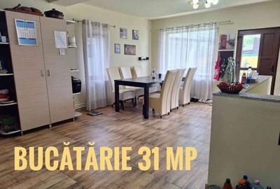 Vând două corpuri de casă 300mp și curte 1325mp - 13