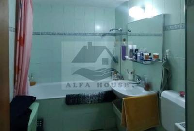 Apartament cu trei camere,  zona Racadau ,83 mp , etaj intermediar - 11