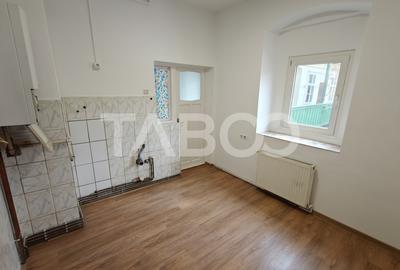 Apartament 2 camere de inchiriat - Str Alexandru Xenopol - comision 0 - 7