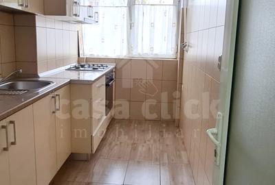 Apartament generos, decomandat, 1 cameră – Micro 20, etaj 1 - 6