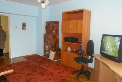 Inchiriez apartament 4 camere in zona Complexului Studentesc