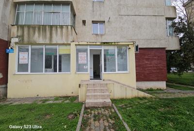 Spatiu Comercial De Vanzare Stradal Zona Dacia B-dul Lapusneanu Nr 100 Bl Al2