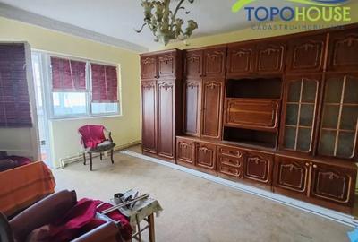 Apartament cu 3 camere decomandate, 2 băi - Et 4, 70 mp, Negociabil!