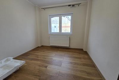 De vanzare Apartament 4 camere, zona Tolstoi. - 10