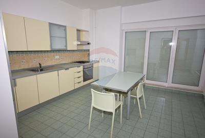 INCHIRIERE Apartament cu 3 camere in zona Nordului - 4