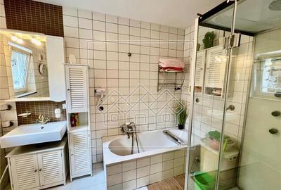 Apartament la vila - 80 mp, priveliste deosebita - Sub Arini - 7