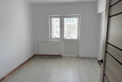 Apartament 2 camere Dacia Bicaz complet renovat - 3