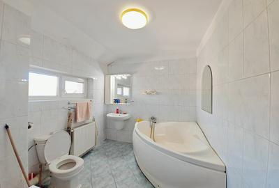 Fundeni | Str.Cuprului | Apartament in vila la etajul2  | curte comuna | parcare - 16