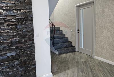 Casă / Vilă cu 7 camere si teren 1000 mp în zona Centrala-Suceava - 7