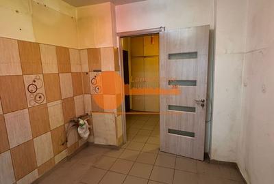 Apartament cu 3 camere decomandat în Crângași