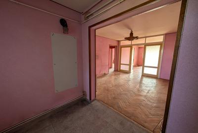 Apartament 4 camere în zonă centrală, pe Strada Armoniei - 14