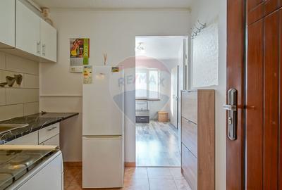 Apartament cu 1 camere semidecomandat, mobilat în Bartolomeu