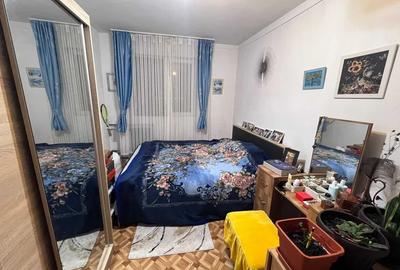 Apartament cu 3 camere decomandat în Drumul Taberei