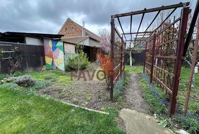 Casa individuala | Parter + Etaj + Pod | Asfalt | Comision 0 | - 25