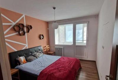 Apartament cu 3 camere semidecomandat, mobilat în Brâncoveanu