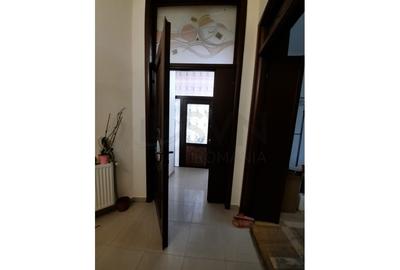 REV0017192 Piata Victoriei - VIla interbelica cu gradina - 11