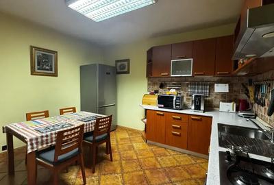 Casă cu 12 camere în Parcul Carol