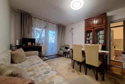 Apartament cu 2 camere semidecomandat, mobilat în Aradului