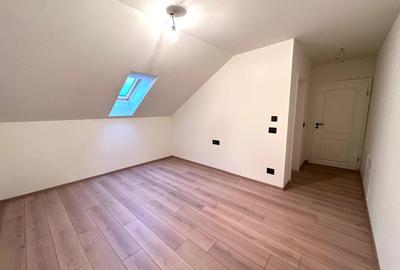 Duplex despartit prin camera tehnica- 5 dormitoare si 3 bai - Mosnita Noua - 10