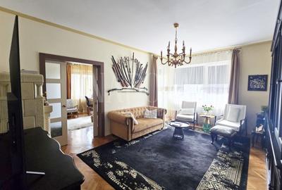 Casă individuală cu 9 camere în Central