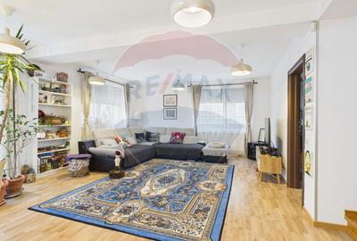 Vilă moderna si luminoasa 2011, cu 5 camere, 500mp curte si garaj - 1