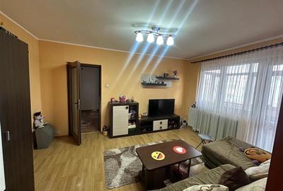 Apartament cu 2 camere semidecomandat, mobilat în Podu Roș