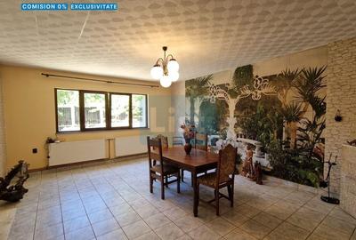 Casă cu 4 camere în Băița