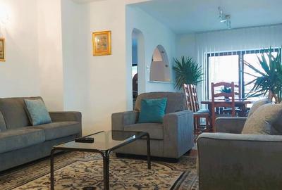 Apartament cu 3 camere decomandat, mobilat în Băneasa