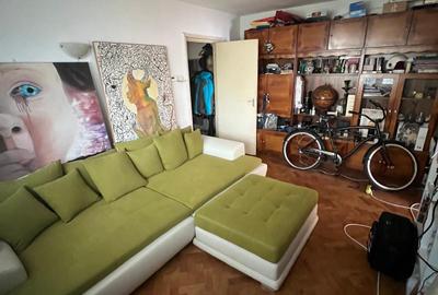 Apartament 2 camere, str. Cometei, etaj 1/4, semidecomandat, balcon spatios. - 8