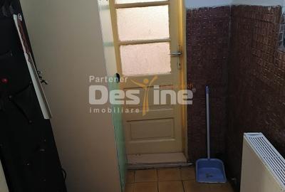 Vânzare teren + casă demolabilă ,Sector 1 - 8
