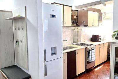 Apartament 3 camere 50mp +garaj mobilat utilat  52.000eur neg - 4