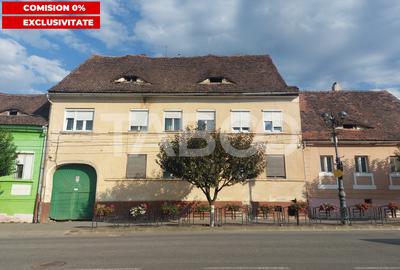 Apartament cu 3 camere semidecomandat, mobilat în Cisnădie