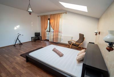 De vanzare casă  5 camere - 14