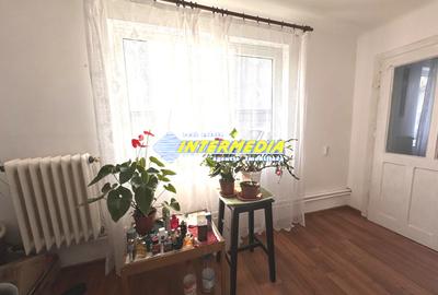 Casa cu 3 camere  in Cetate la asfalt cu 1176 mp Teren - 2